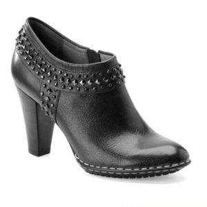 SOFFT Shalene Booties Studs Studded NEW NIB 8.5